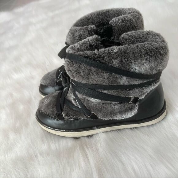 Stuart Weitzman Ariana Snowboot  - Picture 10 of 14